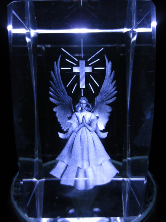 Engel und Kreuz 3D Laserblock - Elegante Kunst in kristallklarem Glanz