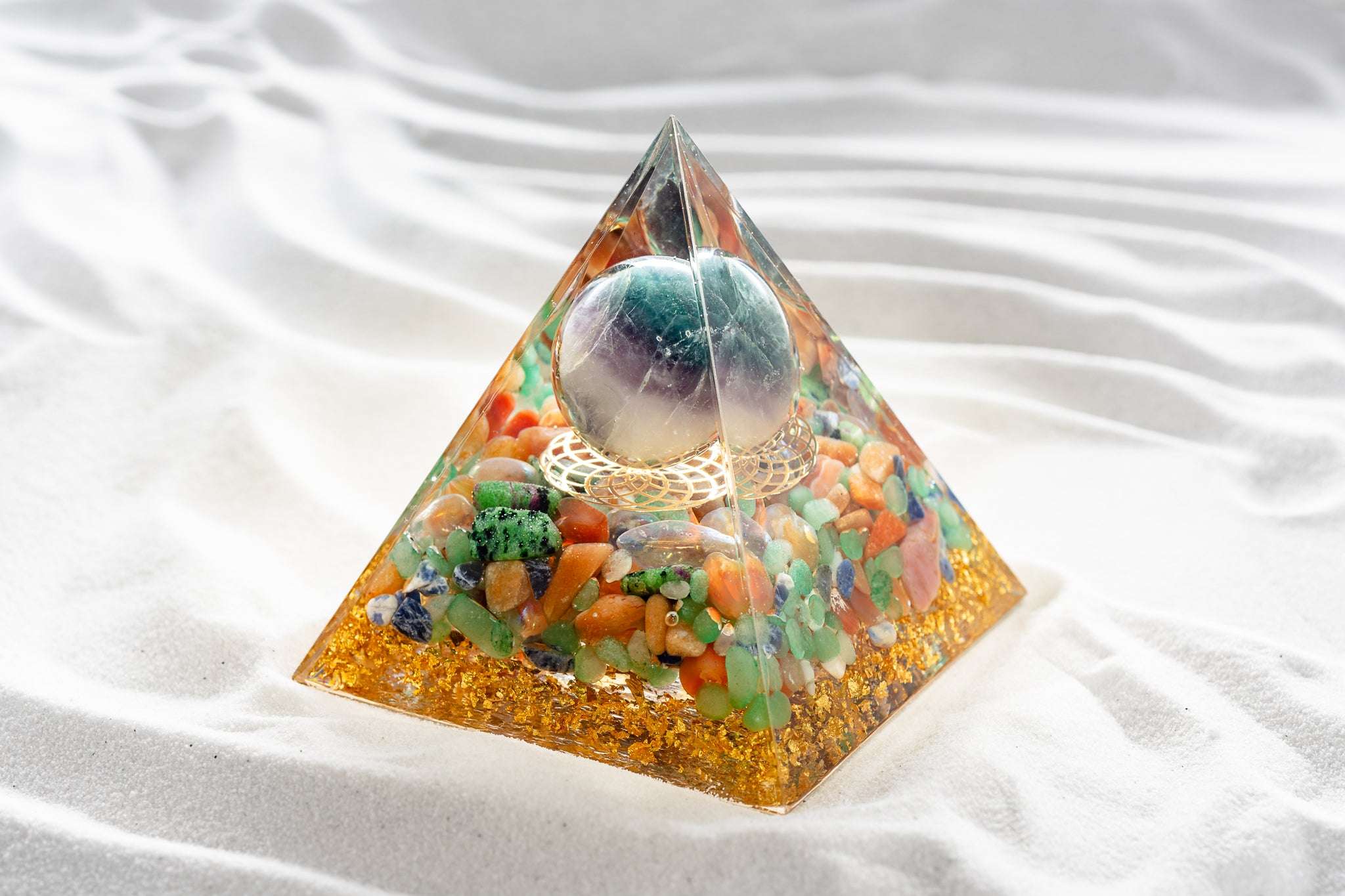 Orgonit Pyramide "SpectraHarmony" – Energetische Fusion