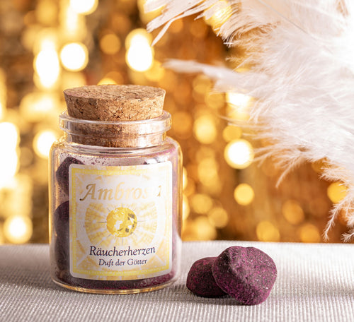 Ambrosia Räucherherzen Duft der Götter vor stimmungsvoller Beleuchtung