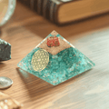 Aquamarin-Orgonit-Pyramide „Blume des Lebens“