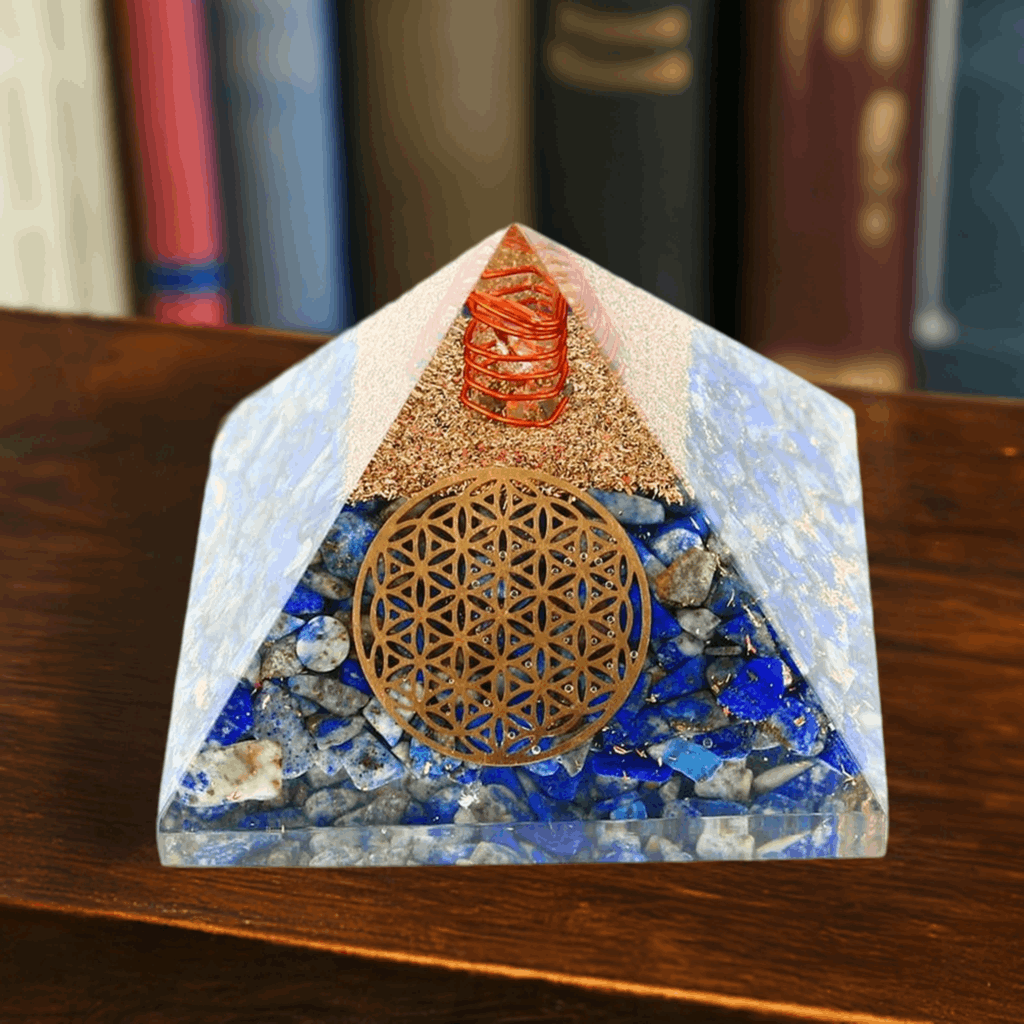 Lapis-Lazuli-Orgonit-Pyramide „Blume des Lebens“ – Harmonie und Kraft in Perfektion