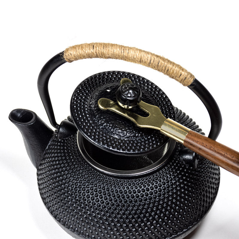 Tetsubin teapot lid holder in Japan. style