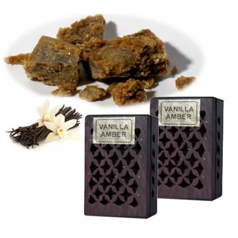 Resin mixture vanilla/amber in a wooden box