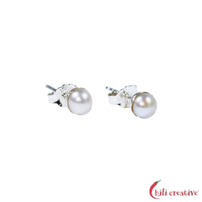 Stud earrings pearl white round (6mm)
