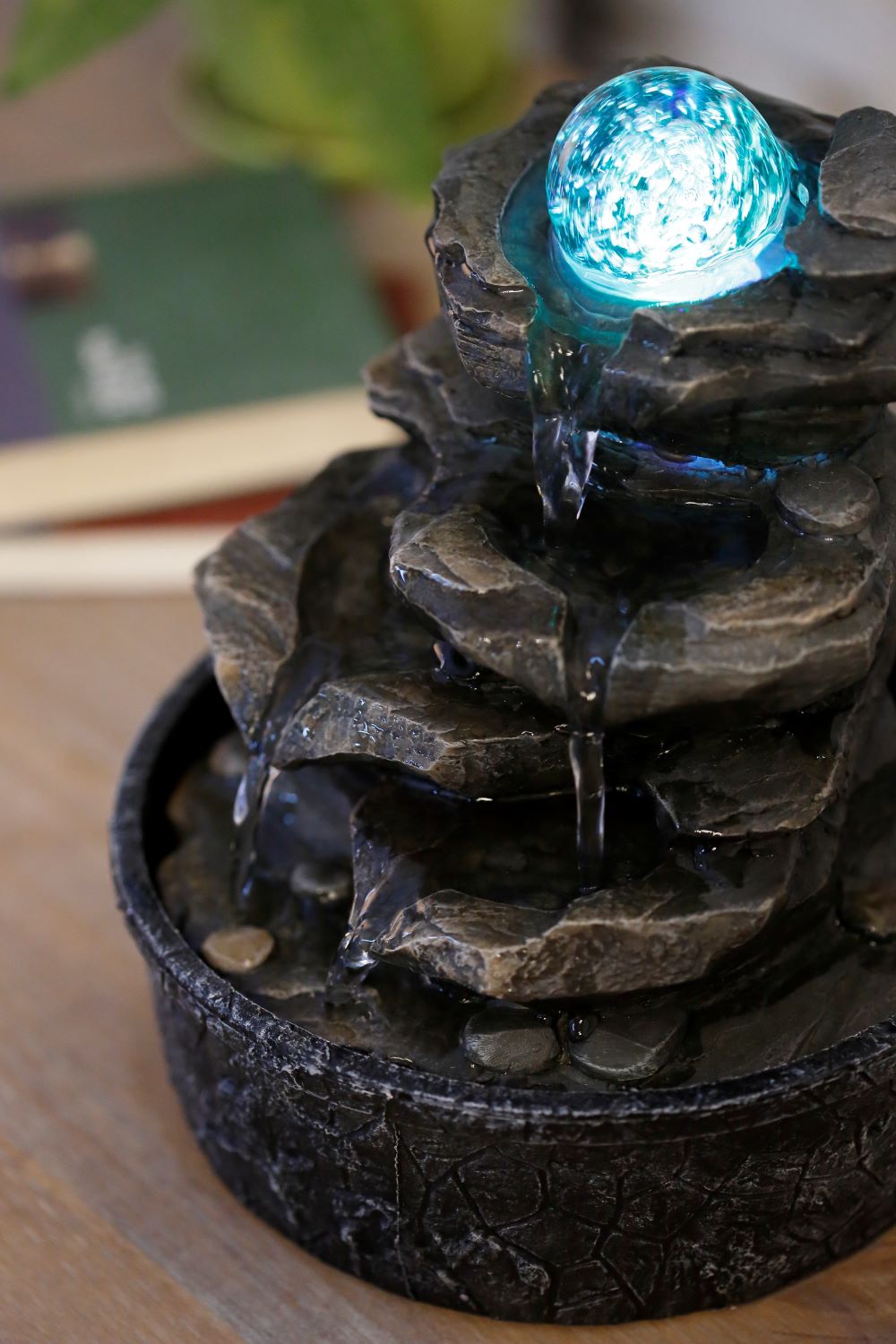 Zimmerbrunnen Little Rock mit Kugel und Beleuchtung