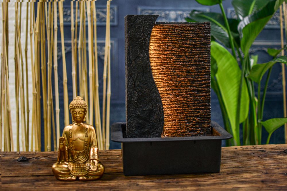 Zimmerbrunnen Buddha Jati mit Pumpe und Beleuchtung