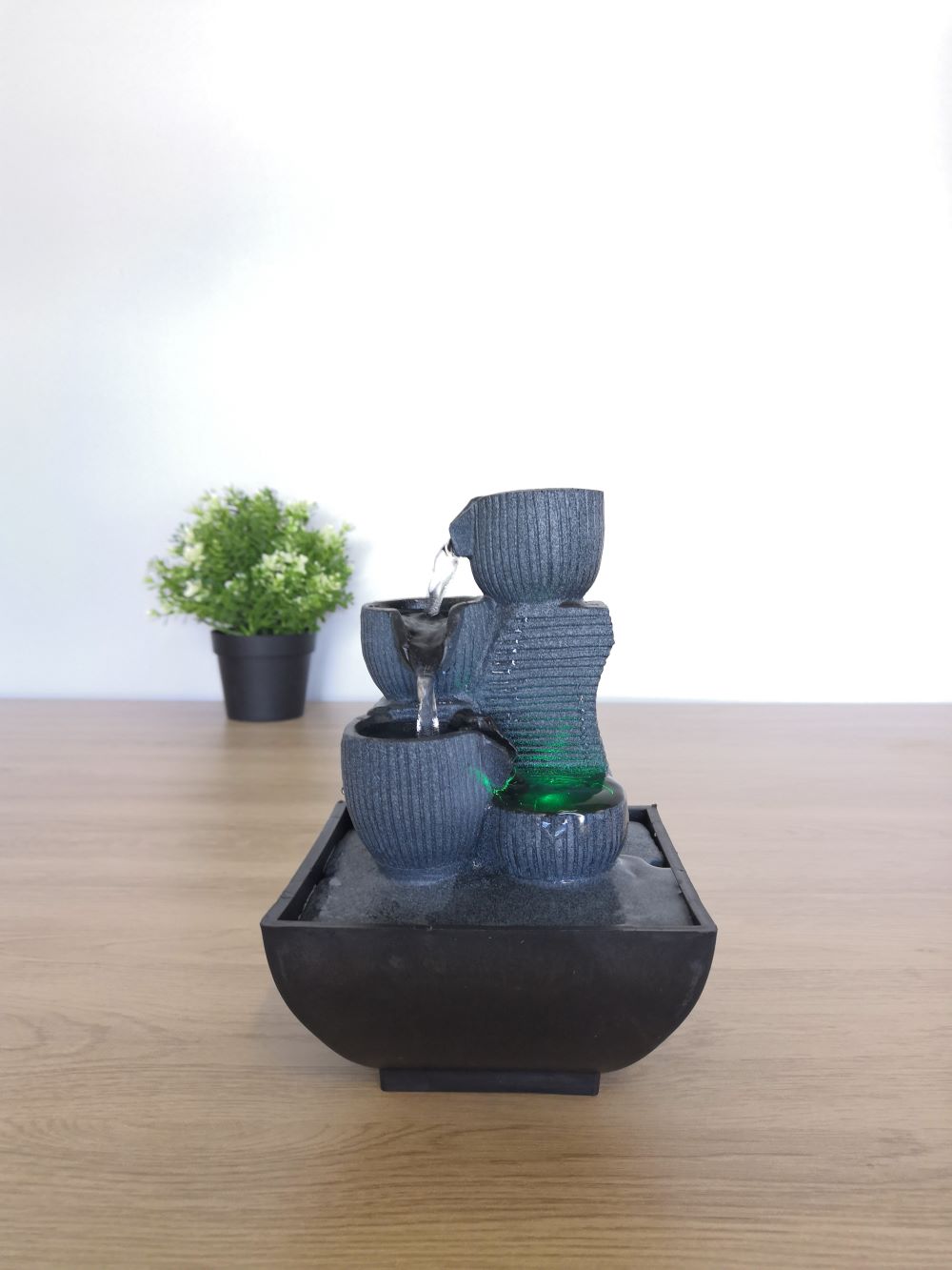 Zimmerbrunnen Kini mit Pumpe und Beleuchtung