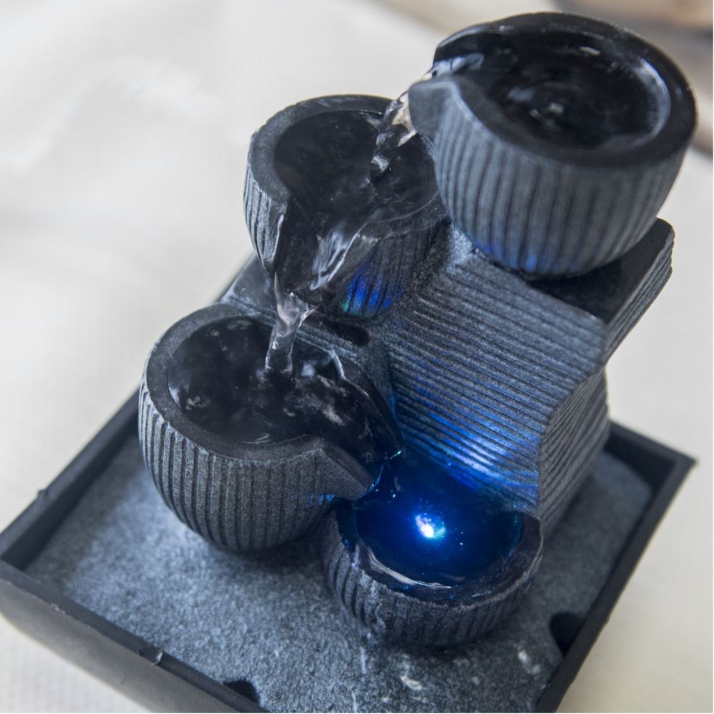 Zimmerbrunnen Kini mit Pumpe und Beleuchtung