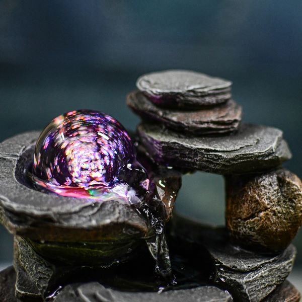 Nature Satya Zen-Brunnen mit LED-Beleuchtung, Kugel und Pumpe