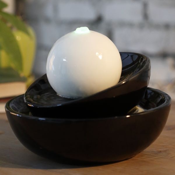 Zen Flow Zimmerbrunnen - Modernes, harmonisches Keramikdesign mit Beleuchtung