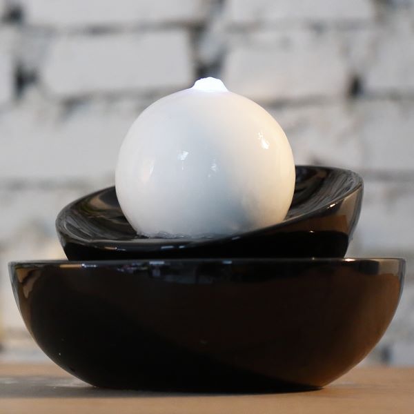 Zen Flow Zimmerbrunnen - Modernes, harmonisches Keramikdesign mit Beleuchtung