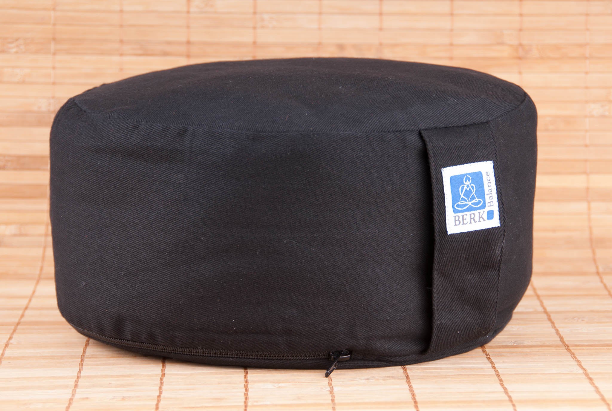 Zen pillow, black