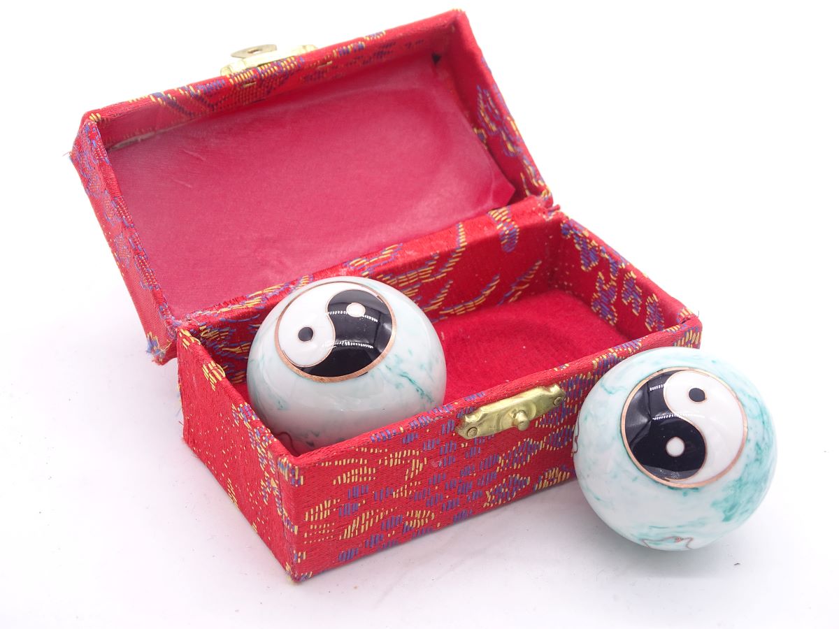 Qi-Gong balls Yin Yang white/green marbled approx. 4 cm