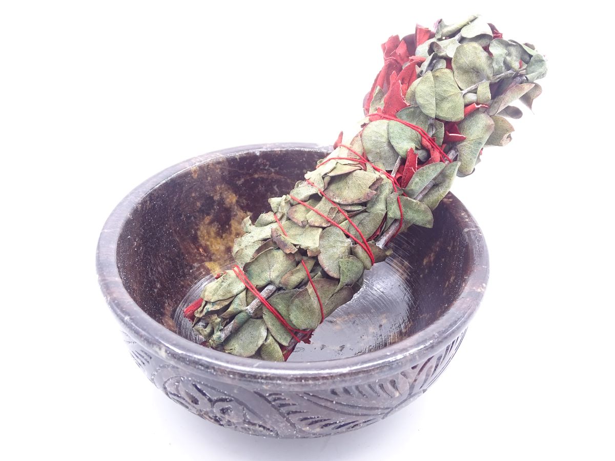 Dragons Blood & Eucalyptus Smudge Stick 30g - 40g