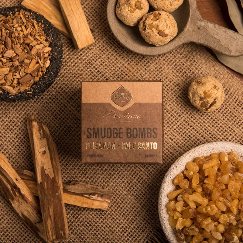 Sagrada Madre Olibanum-Palo-Santo Smudge Bomb in Detailansicht