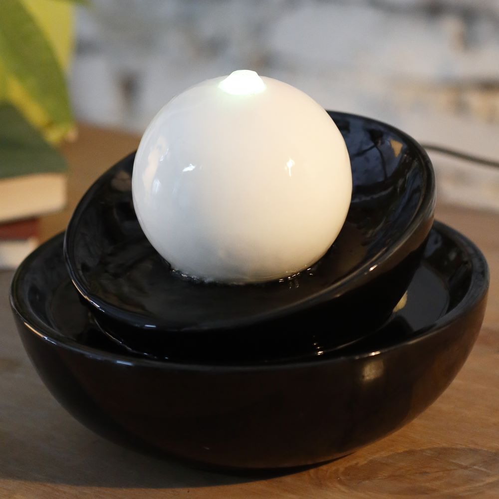 Zen Flow Zimmerbrunnen - Modernes, harmonisches Keramikdesign mit Beleuchtung