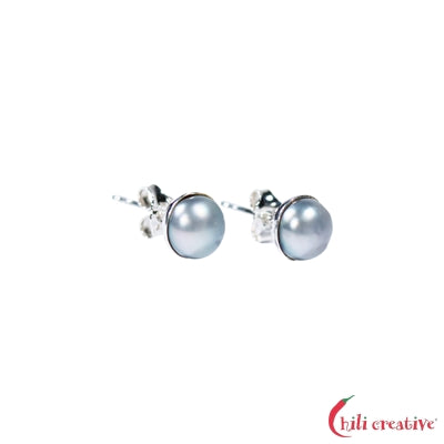 Stud earrings pearl gray round (6mm)